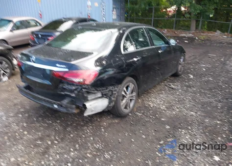 2021 Mercedes-Benz E 350 4Matic z USA, uszkodzony, nr VIN W1KZF8EB0MA873235